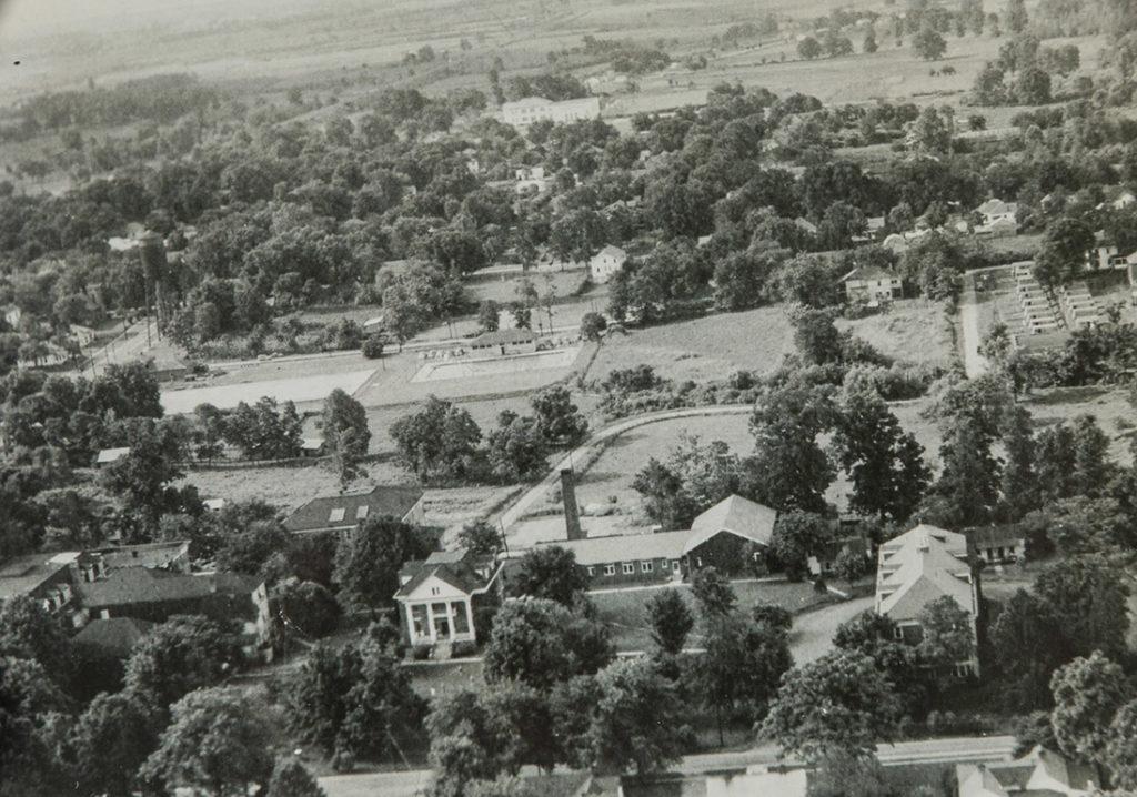 Aerial View of 校园 - Historical